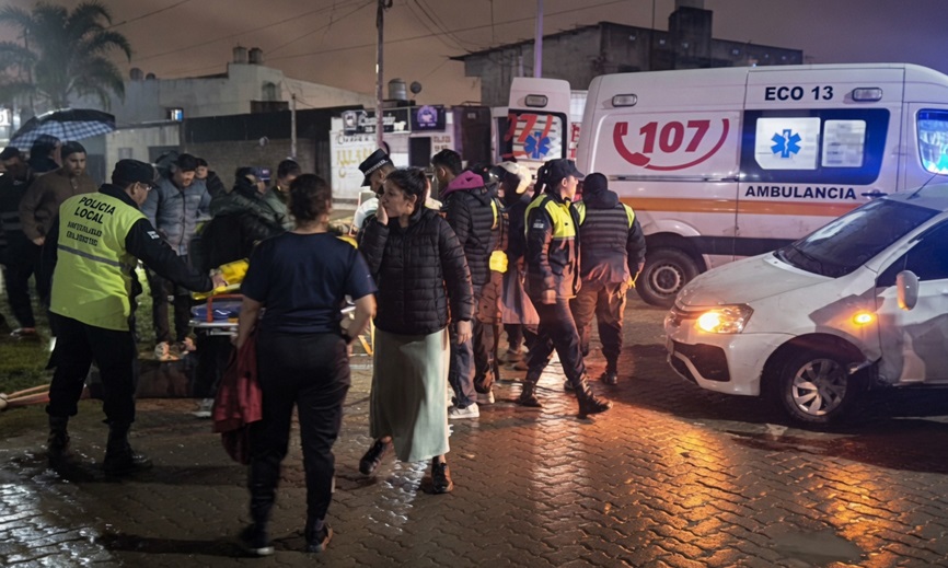 Una motociclista fue derivada de urgencia al hospital Padilla tras ser embestida por un auto en Alderetes